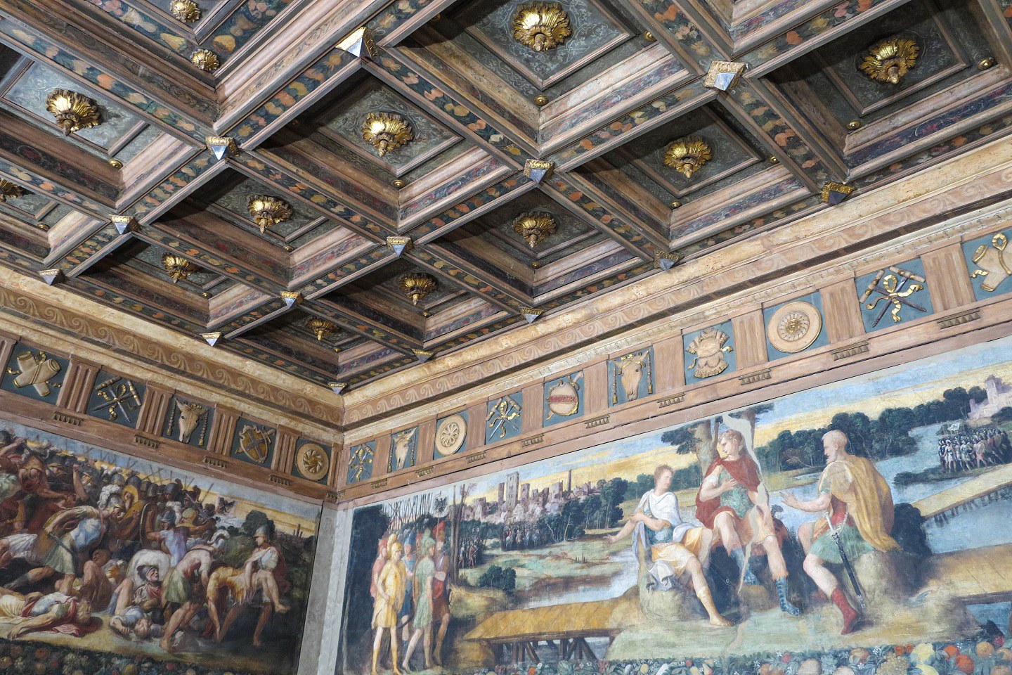 Reserve tickets for the “Sale Storiche” (historic rooms) of Modena’s Palazzo Comunale